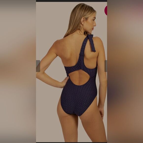 TRINA TURK ADELINA ASYMMETRICAL MAILLOT ONE PIECE BATHING SUIT size 6 - Picture 2 of 10